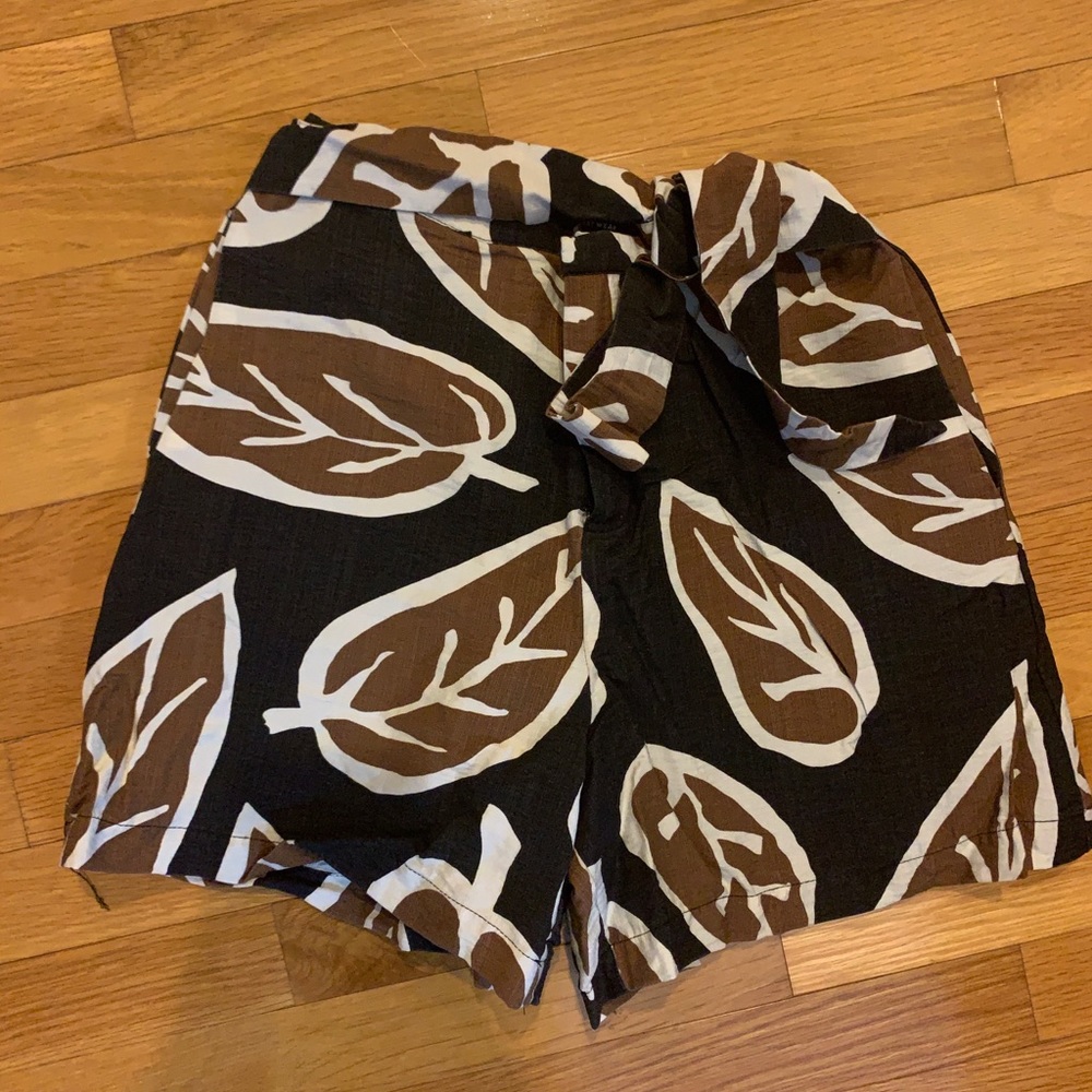 Target high rise leaf shorts: size xs